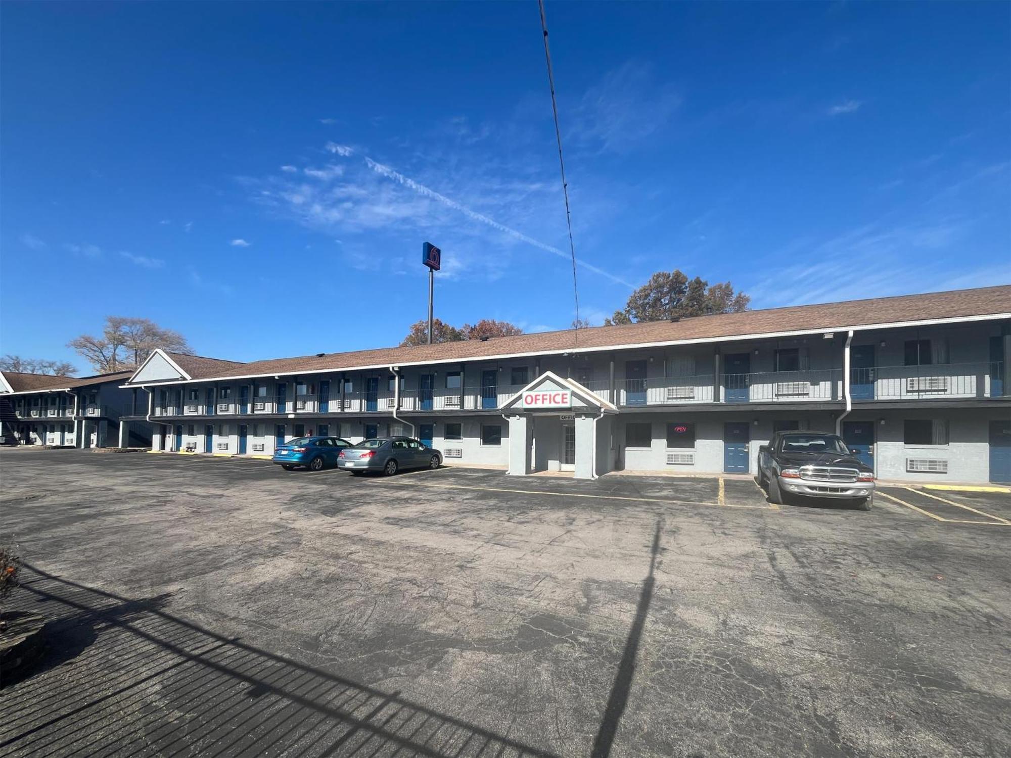 Studio 6 Suites Hurricane, Wv エクステリア 写真